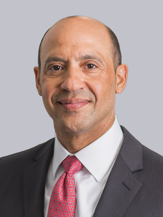 Headshot of Dr. Robert J. Valenzuela MD 